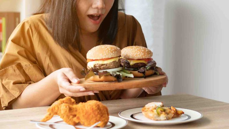 Binge eating disorder: Learn ways to deal with it