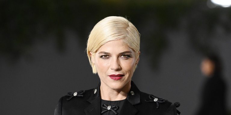 ‘You Must Get Tested for MS’: How Selma Blair Helped Christina Applegate Get a Diagnosis