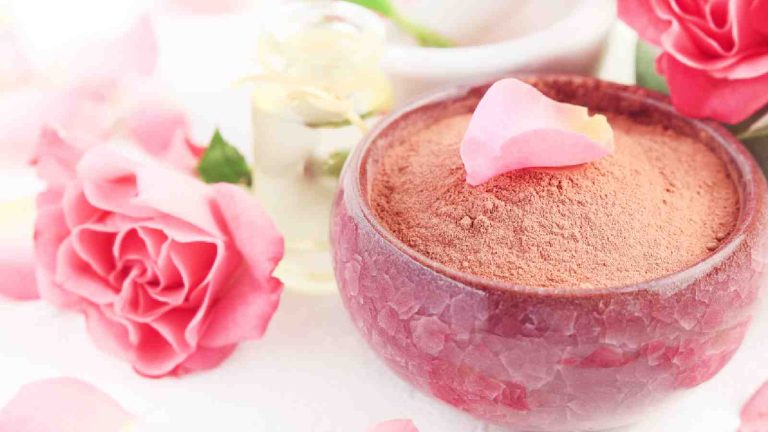 Try this herbal bath powder for your summer skincare