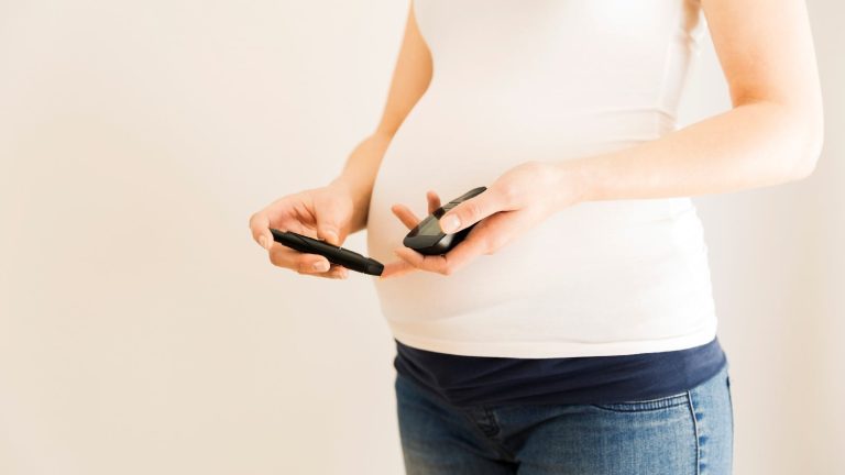Planning a pregnancy with diabetes? A doctor shares 6 tips