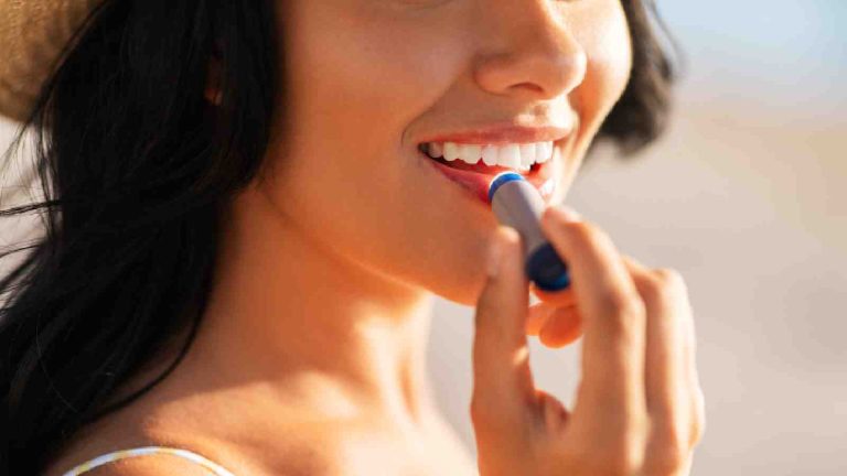 Sunburned lips: Know how to prevent and treat them