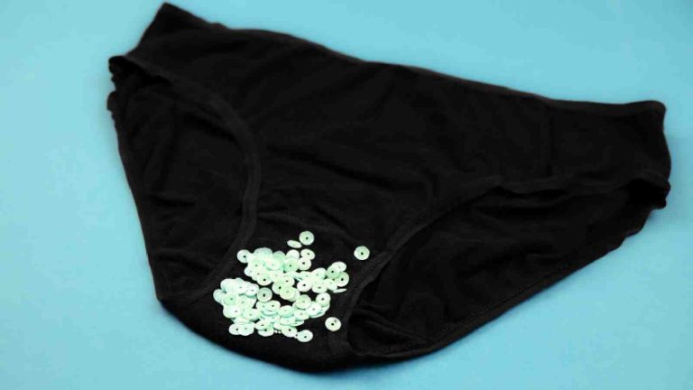 Vaginal discharge: What’s with your panties turning white in the middle?