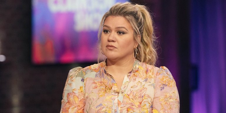 Kelly Clarkson ‘Wouldn’t Have Made It’ Through Her Divorce Without Antidepressants