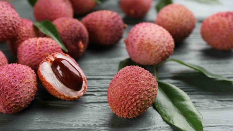 Know the unknown health benefits of lychee seeds!