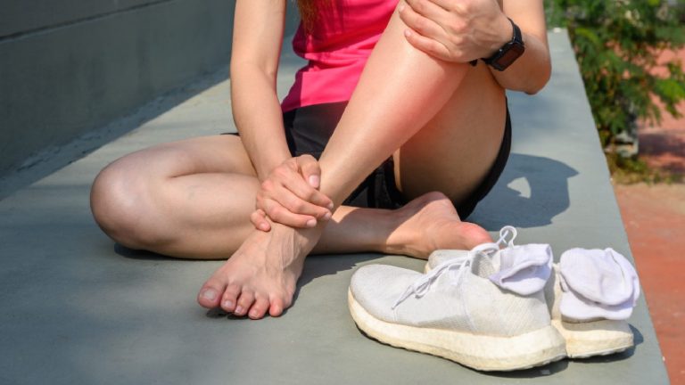 How to avoid shin splints? Prevention and treatment for runners