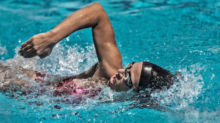 Swimming for weight loss: The best strokes and why they work