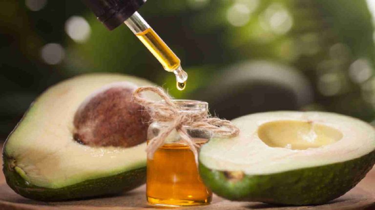 Step-by-step guide to make avocado oil at home for skin