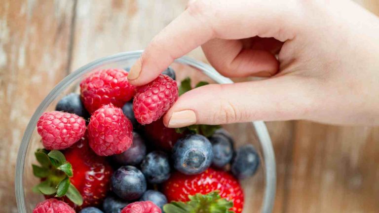 10 superfoods for strong joints and cartilage
