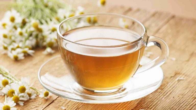 Chamomile tea for sleep: 5 best options for stress relief