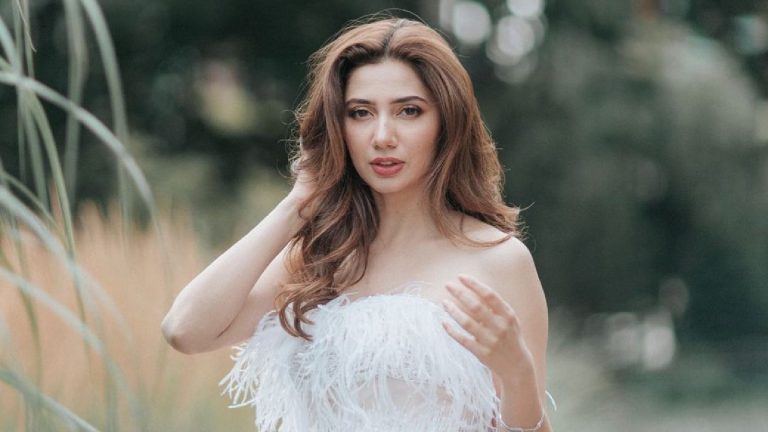 Mahira Khan opens up about her struggle with manic depression