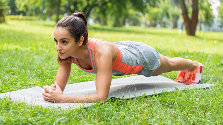 Average plank time: Is holding a plank for one minute good?