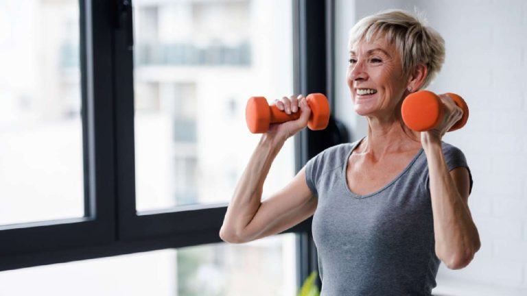 Strength training for seniors: 5 health benefits