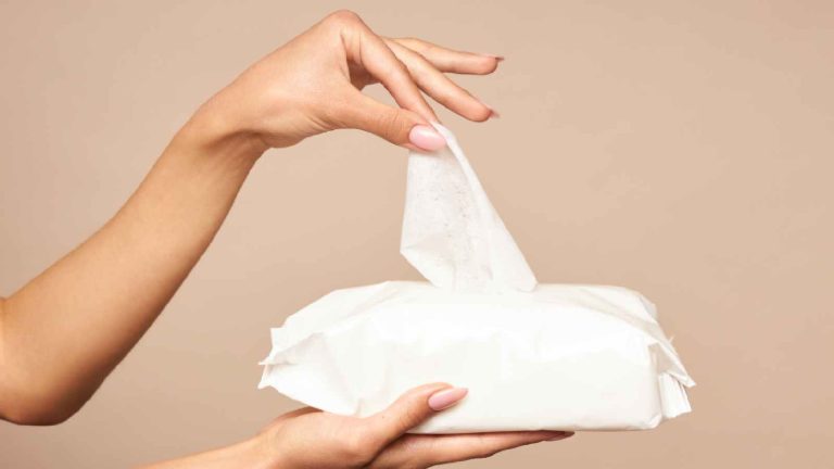 Are baby wipes okay for your vagina?