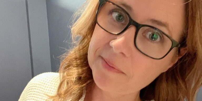 Jenna Fischer’s Mammogram Selfie Is a Good Reminder for Your ‘Ticking Time Bags’