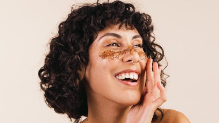 5 best face scrubs for blackheads to get clean and clear skin