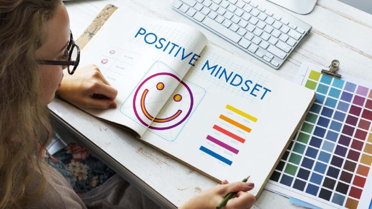 10 ways to develop positive attitude at work
