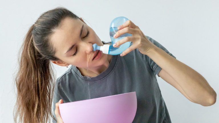 How to use neti pot to ease nasal congestion