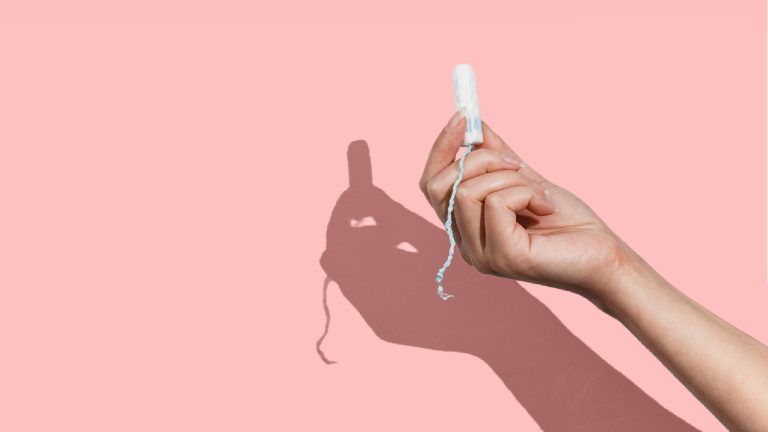 7 dangers of having sex with a tampon in