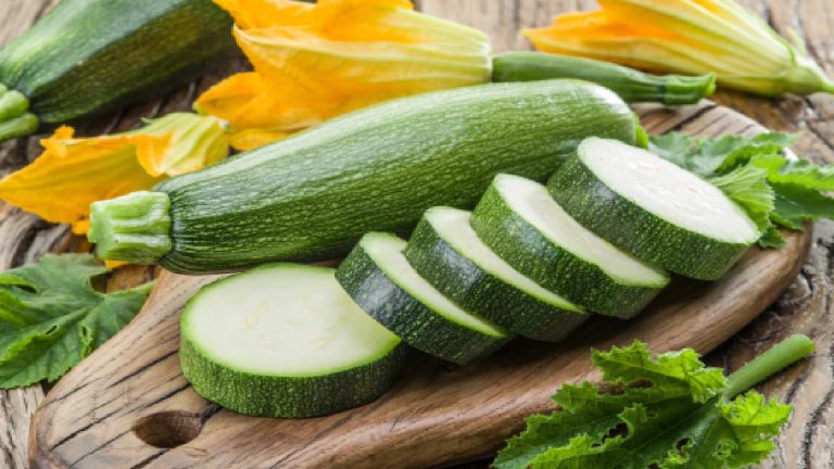 6 health benefits of zucchini for overall health