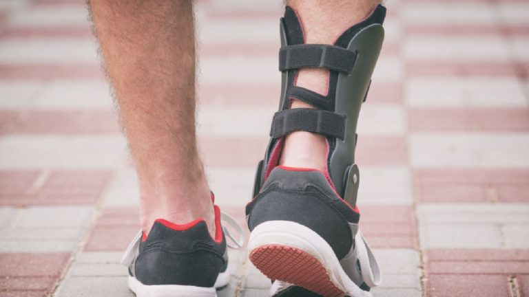 6 best ankle braces to get relief from ankle sprain