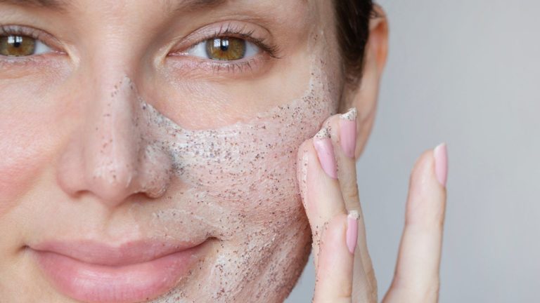 5 best exfoliators for oily skin you must try