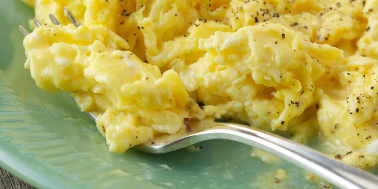 For the Fluffiest Scrambled Eggs, Just Add Water