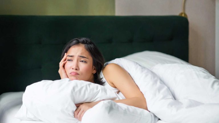 9 ways to sleep again after waking up at night