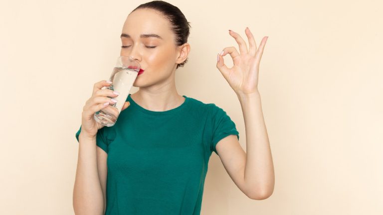 5 ways to know if you are drinking enough water