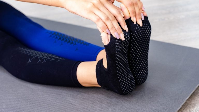 5 best yoga socks to avoid slips and improve balance