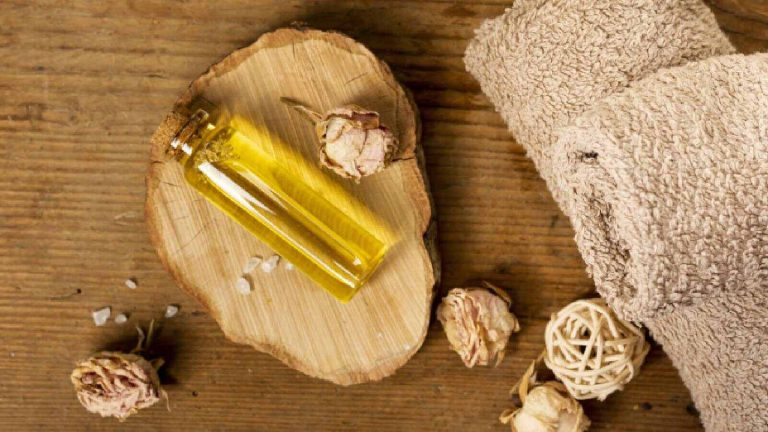 Castor oil pack: What is it, Uses, Benefits