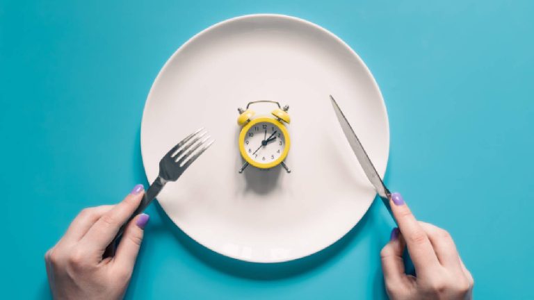 Why eating after 8 PM is not good for health