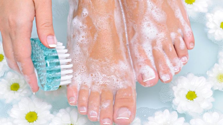 How to remove dead skin from feet: Scrubs and soaks to use