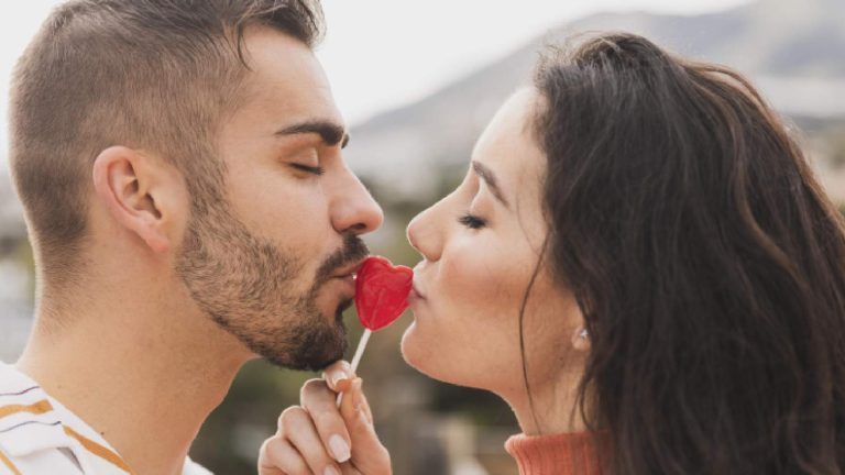 Mononucleosis: 7 signs of kissing disease