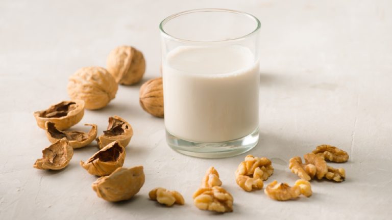 Walnut milk: Health benefits and how to make it at home