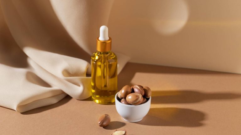 Castor oil: Know its benefits for face and skin
