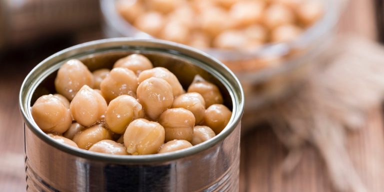 How to Use a Can of Chickpeas for Easy Lunches, Snacks, and Even Desserts