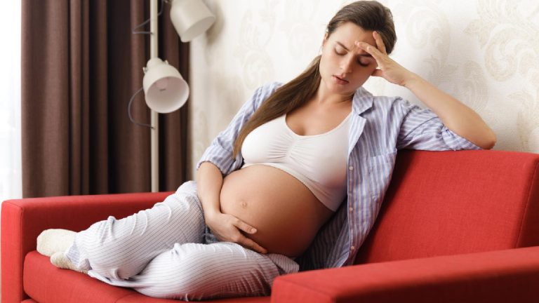 Pelvic pain in pregnancy: Symptoms and causes
