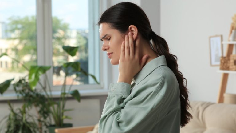 How to reduce ear pain: 7 tips