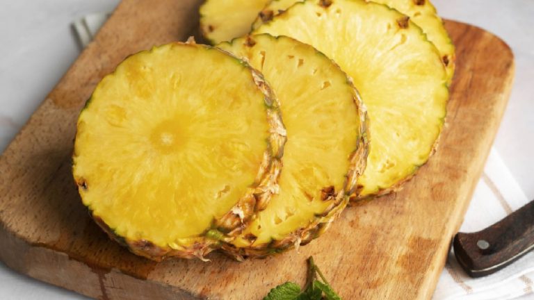 Pineapple: 8 health benefits and best ways to eat it