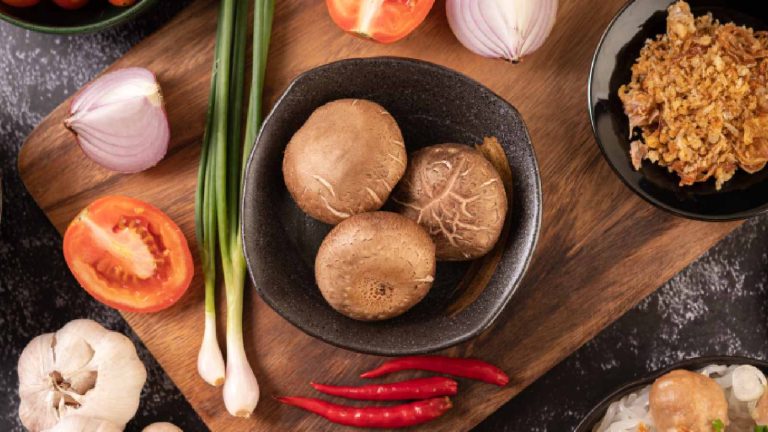 8 shiitake mushroom benefits | HealthShots