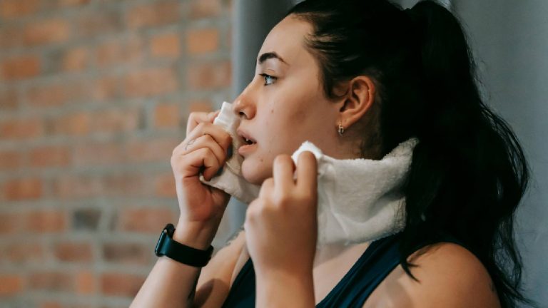 How to avoid sweating: 11 sweat-reduction tips